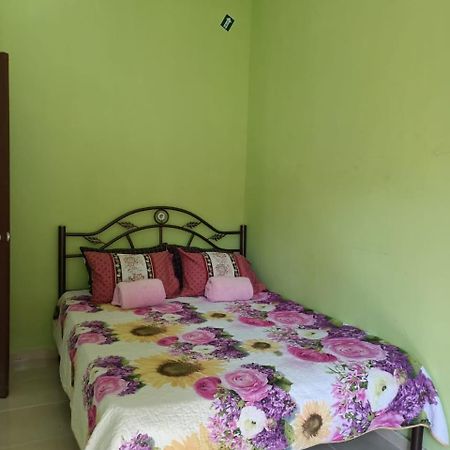 Yasmeen Homestay Kemaman Chukai Eksteriør bilde