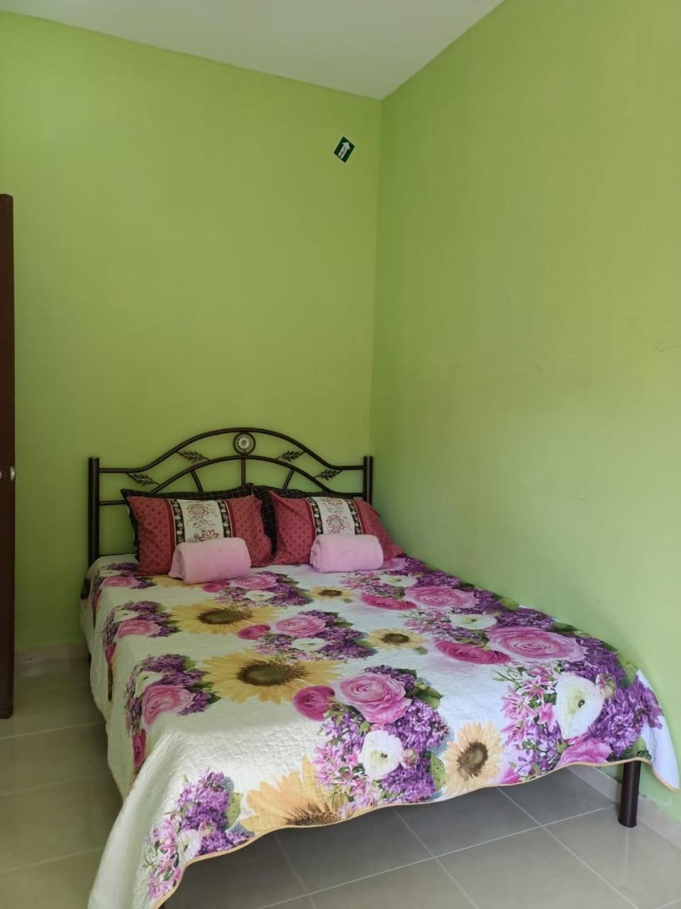 Yasmeen Homestay Kemaman Chukai Eksteriør bilde