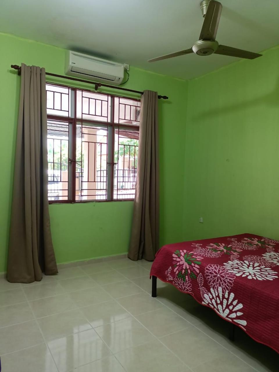 Yasmeen Homestay Kemaman Chukai Eksteriør bilde